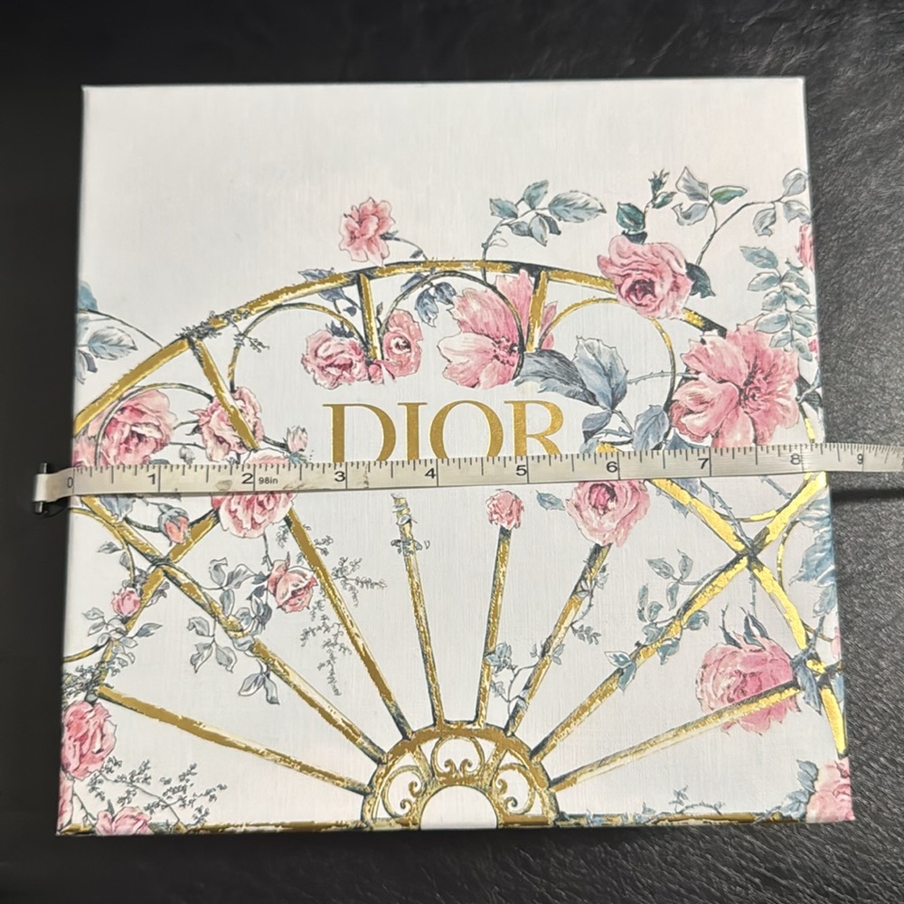 Dior Gift Box - Picture 2 of 4